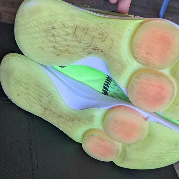 Nike LeBron Witness 5 Grinch Volt Green Lakers size 14 - Picture 11 of 12